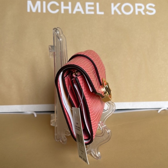 MICHAEL KORS CARMEN MEDIUM FLAP LOGO BIFOLD WALLET GRAPEFRUIT - Picture 3 of 16
